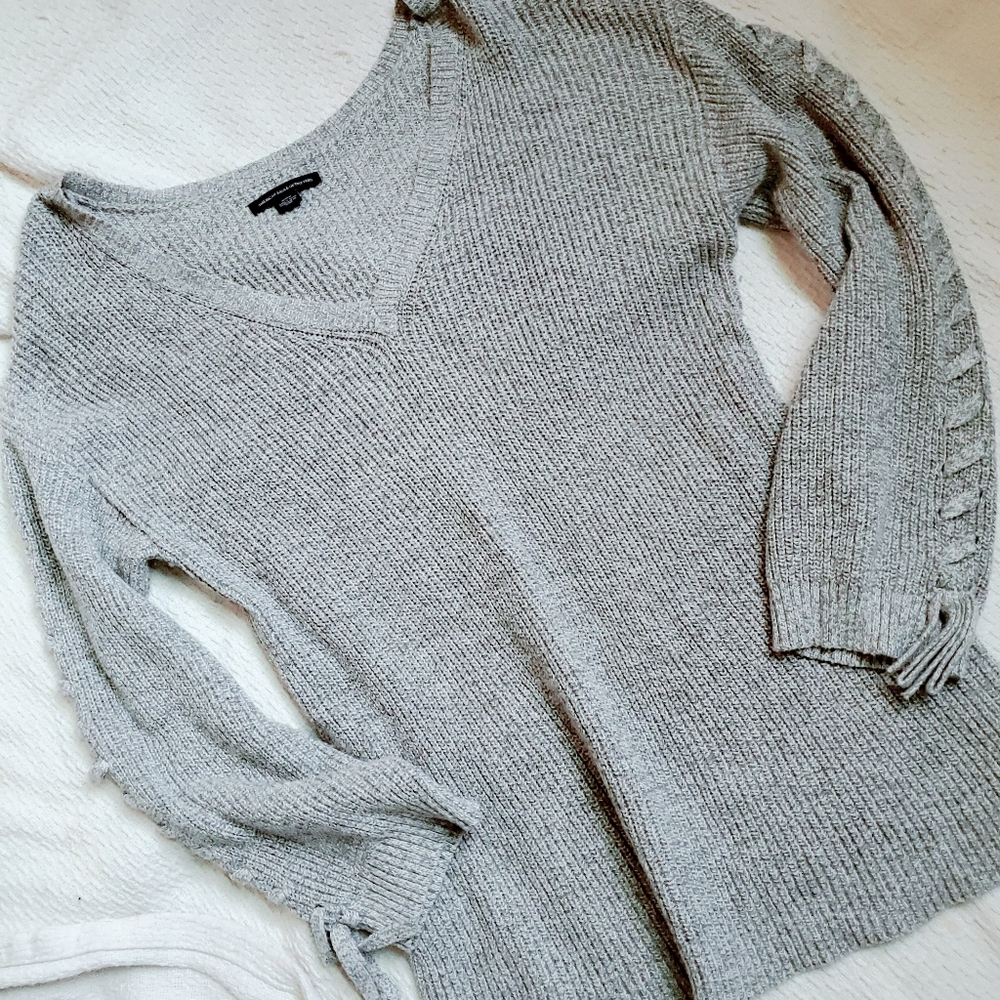American Eagle Gray Sweater